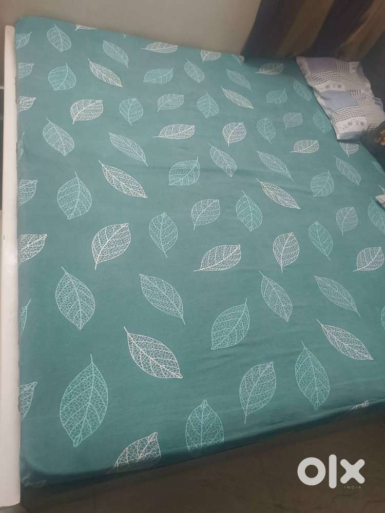 King size bed with mattress