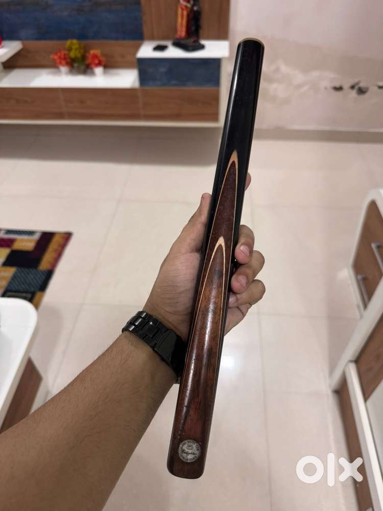 O’min  hand made snooker cue very less used