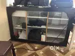 Mirror showcase