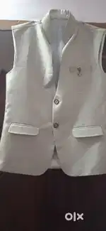 One half sleeve suit