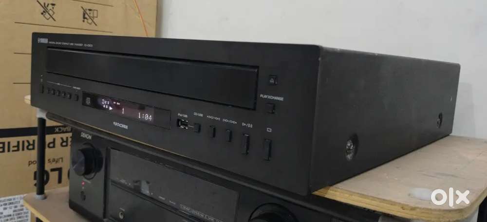 Yamaha CD-C600 – 5-Disc Player.