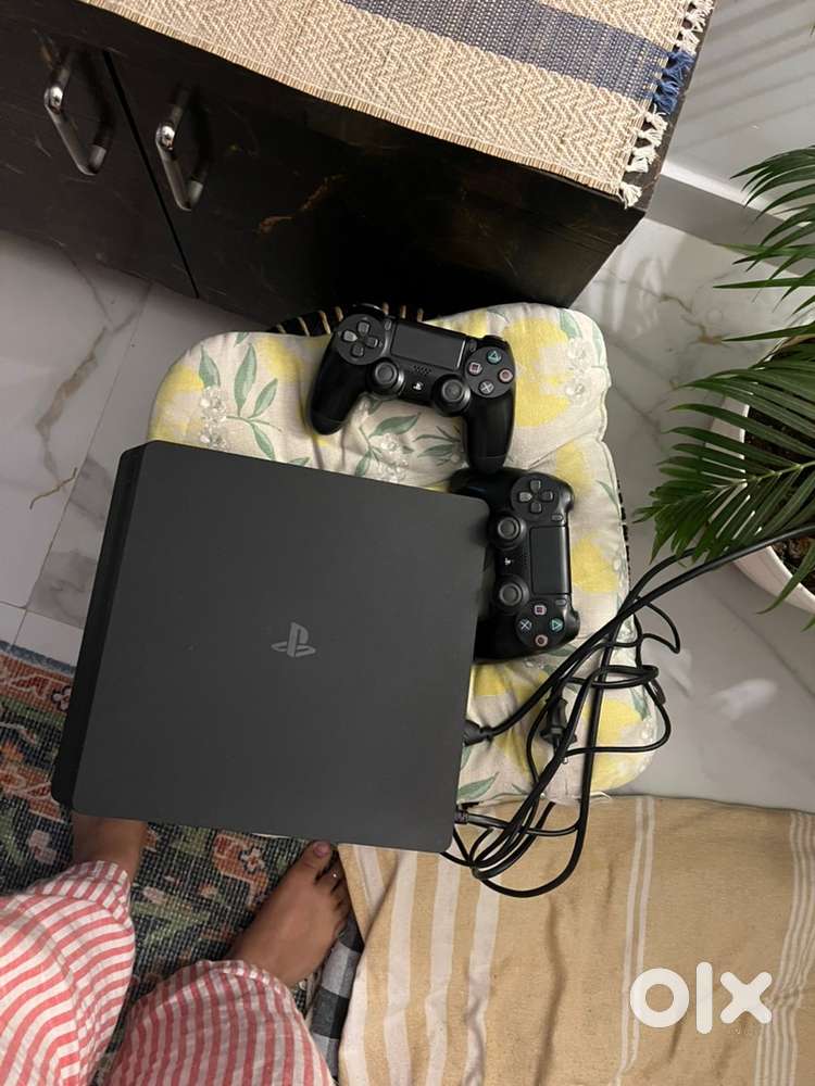 PS4 with 2 controllers