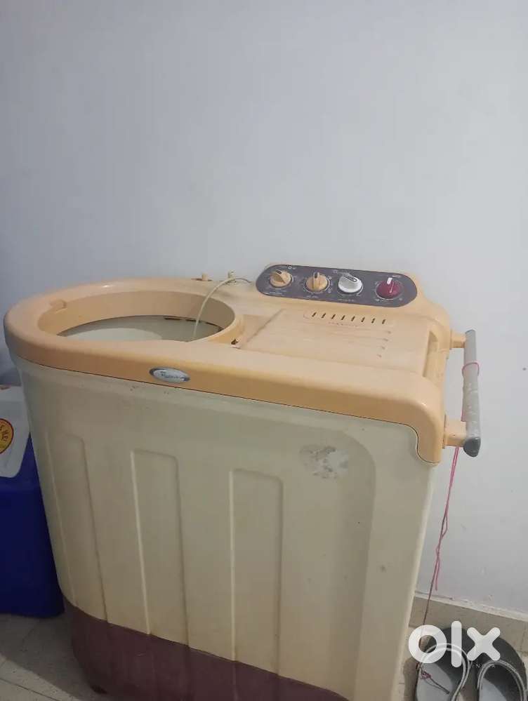 Whirlpool 7.5 kg semi-automatic washing machine