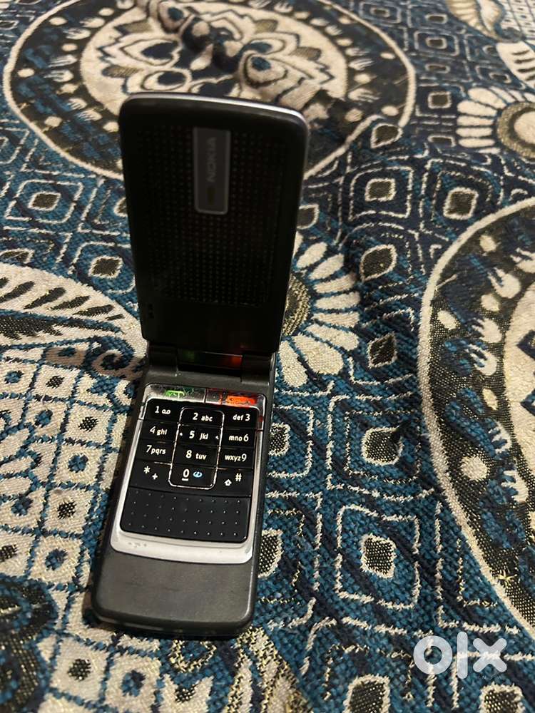 Antique 6260 nokia 360degree folding phone for sell at only 7000 rs.