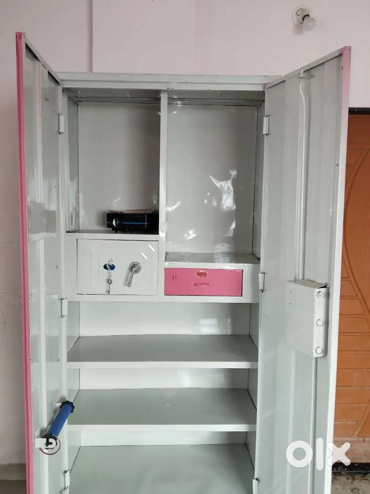 REFRIGERATOR CUPBOARD, WASHING MACHINE, SOFASET