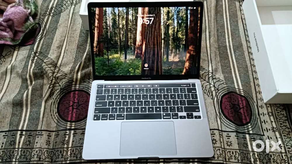 New look Apple MacBook Pro M1,M2 TouchBar Memory16 GB / 512GB SSD  hdd