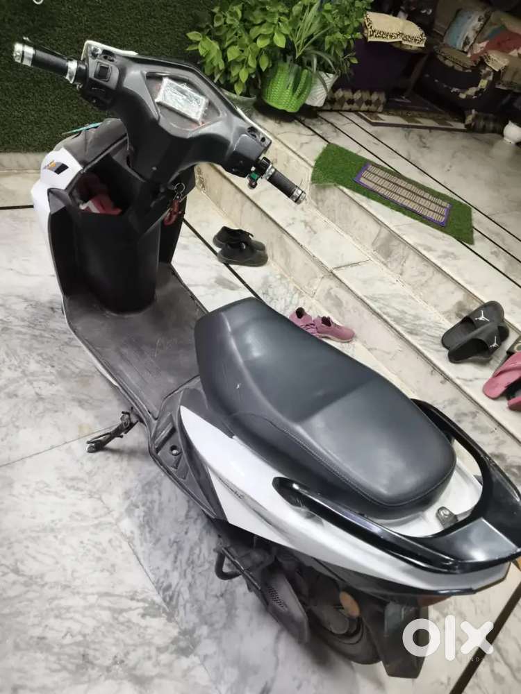 Amo jounty plus electric scooty