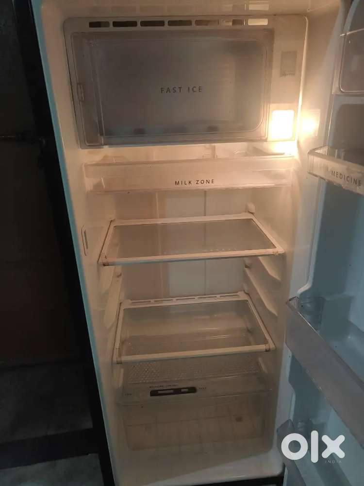 200 litre Whirlpool refrigerator  for sale 1.3 years old -