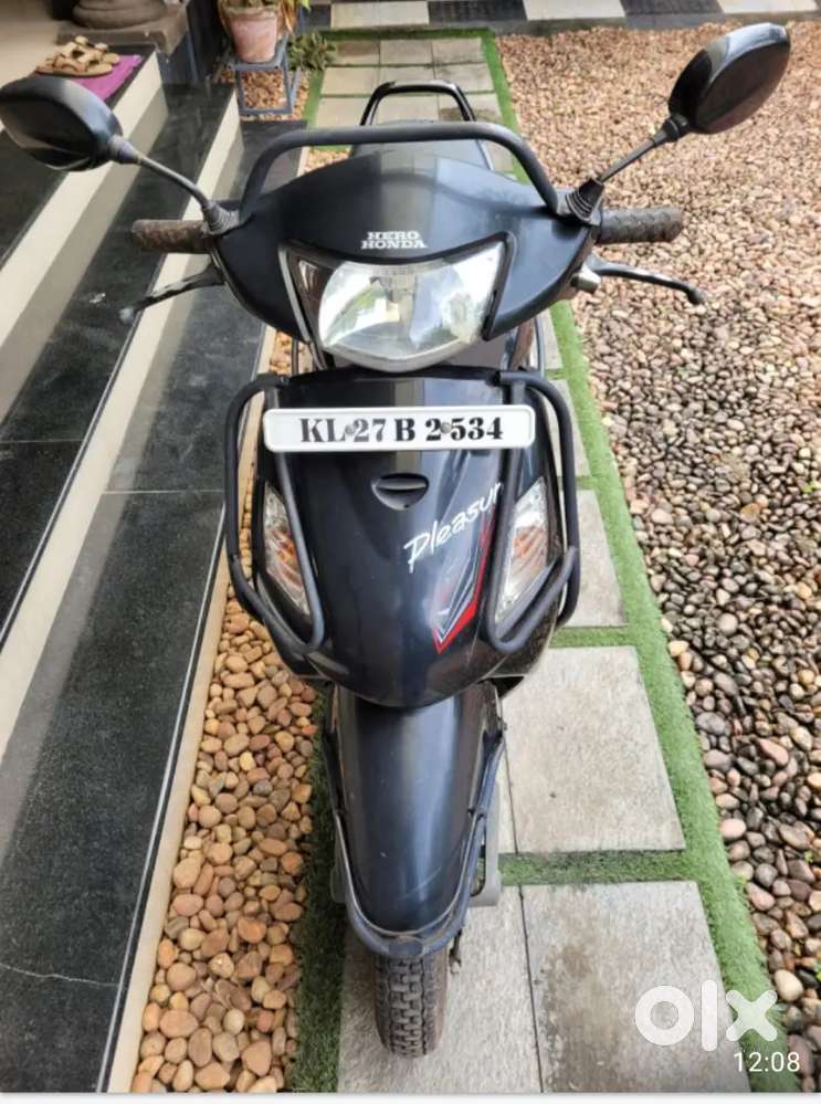 Hero honda pleasure black,2011 February model