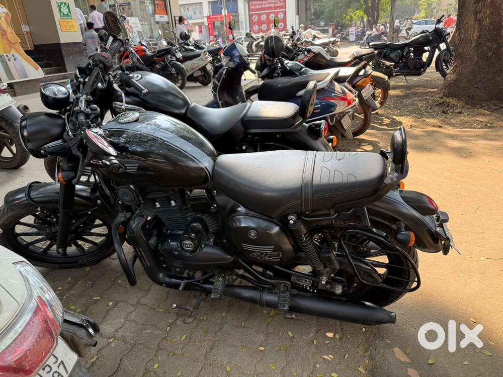 Jawa 42 Dual Channel ABS