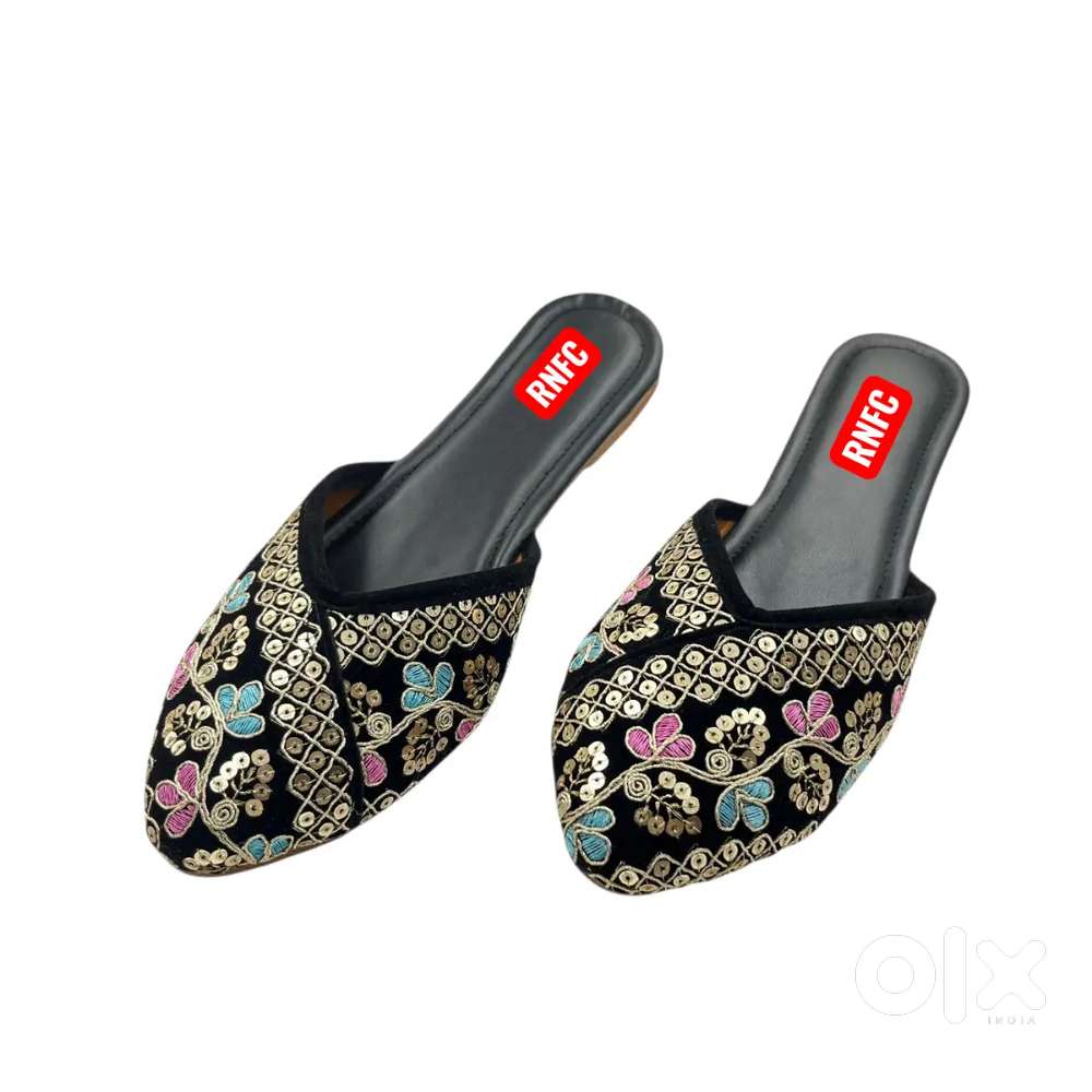 Women jutti slippers