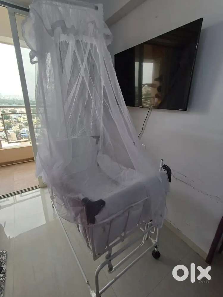 Electric Remote Baby Swing Crib