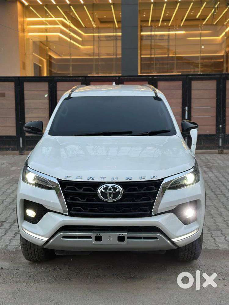 Toyota Fortuner 4X2 AT 2.8 Diesel, 2023, Diesel