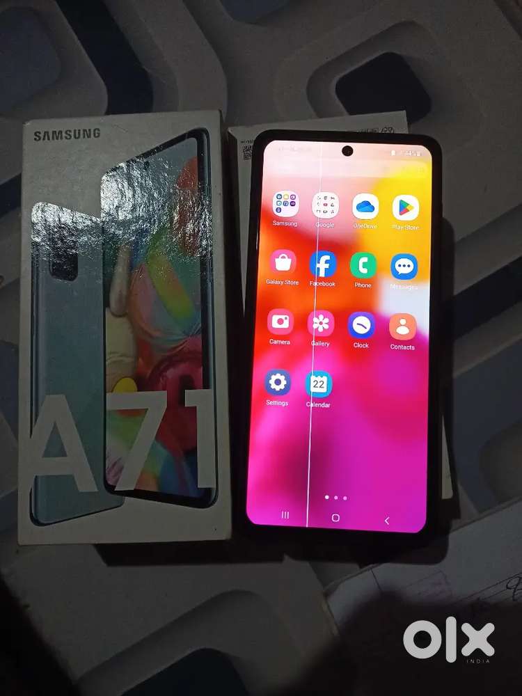 SAMSUNG A71 8 ,128 rear camera 64 mega pixel front 32 mega pixel