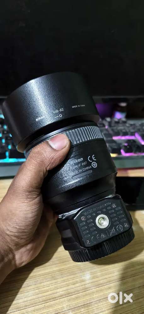 Selling  Nikon 85mm f1.8 lens