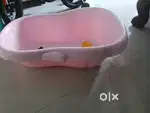 Baby bath tub
