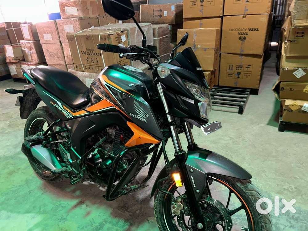 Honda Hornet 160r dlx model