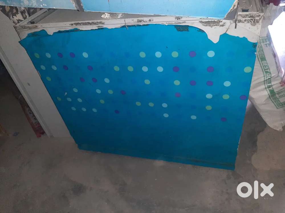 Mobile counters with glass display