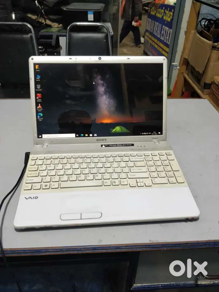 Sony laptop intel core i3  3GB RAM  320GB  storage HDD Windows 10