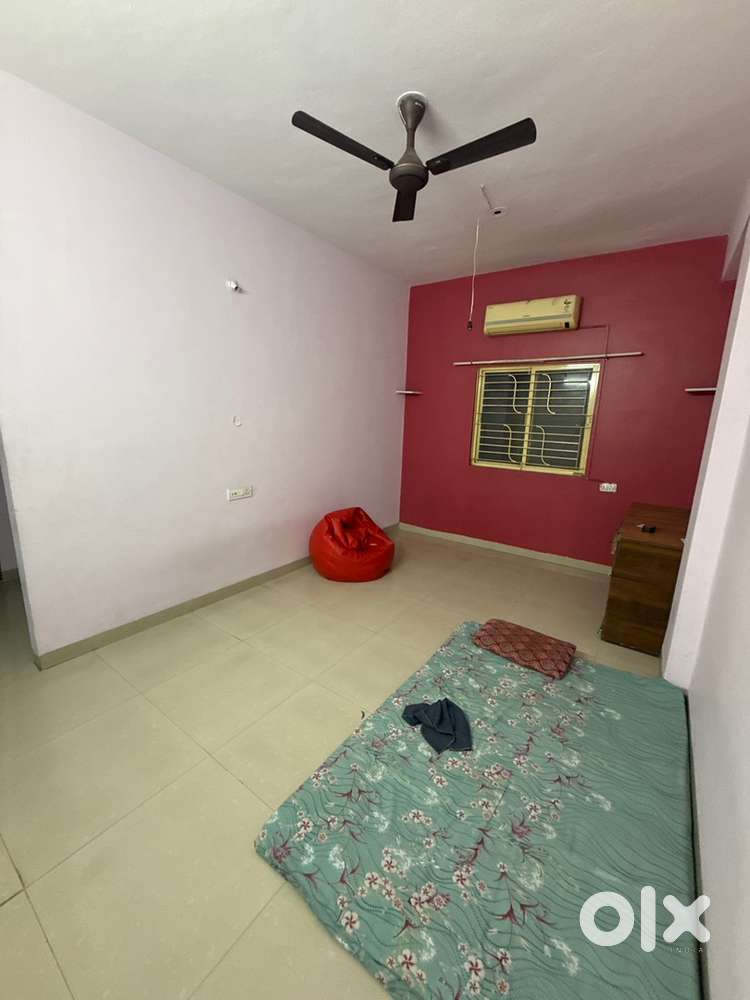 Male Flatmate Required