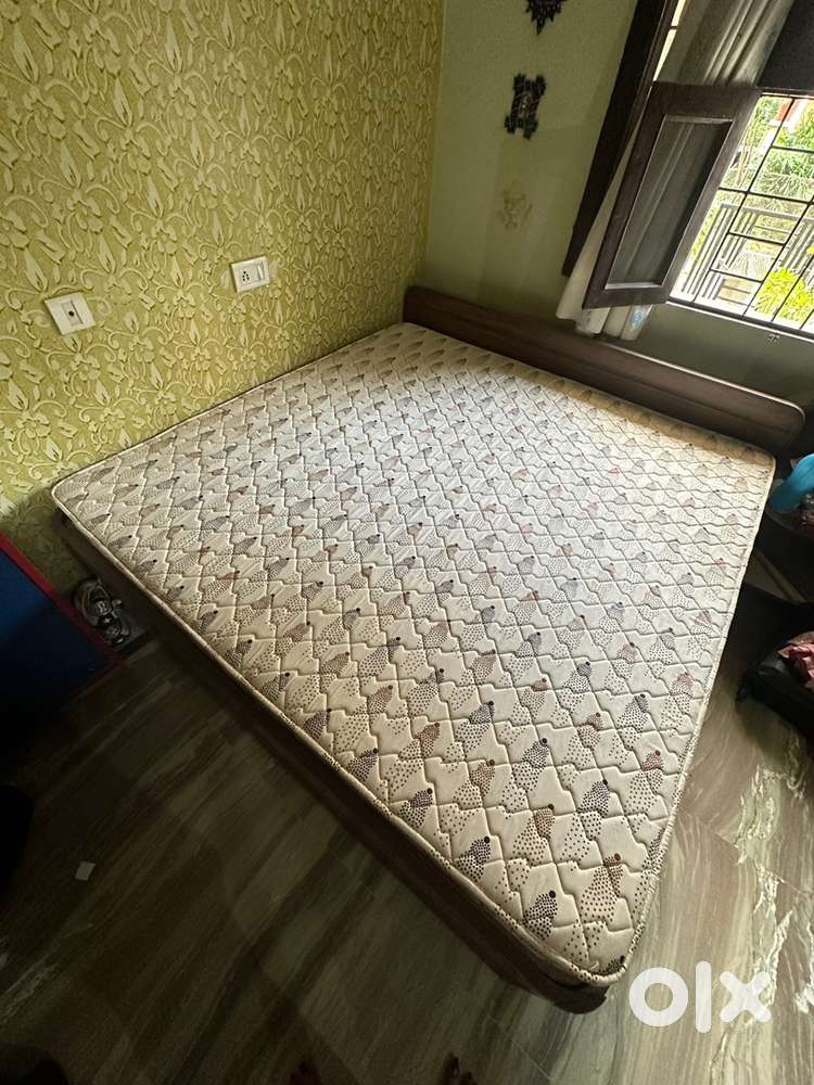 Double Bed + Side table