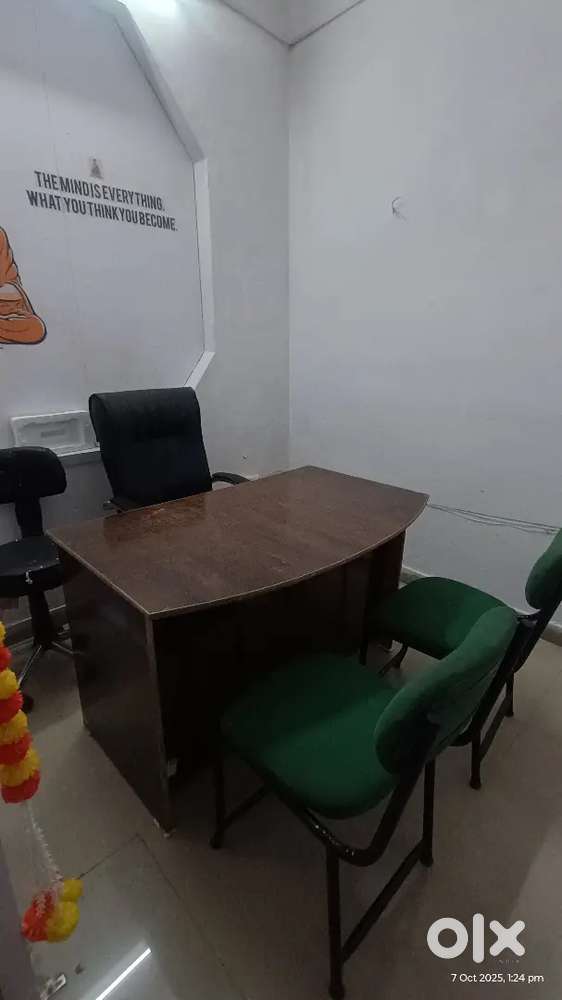 750 sqft office/warehouse space at krishen nagar