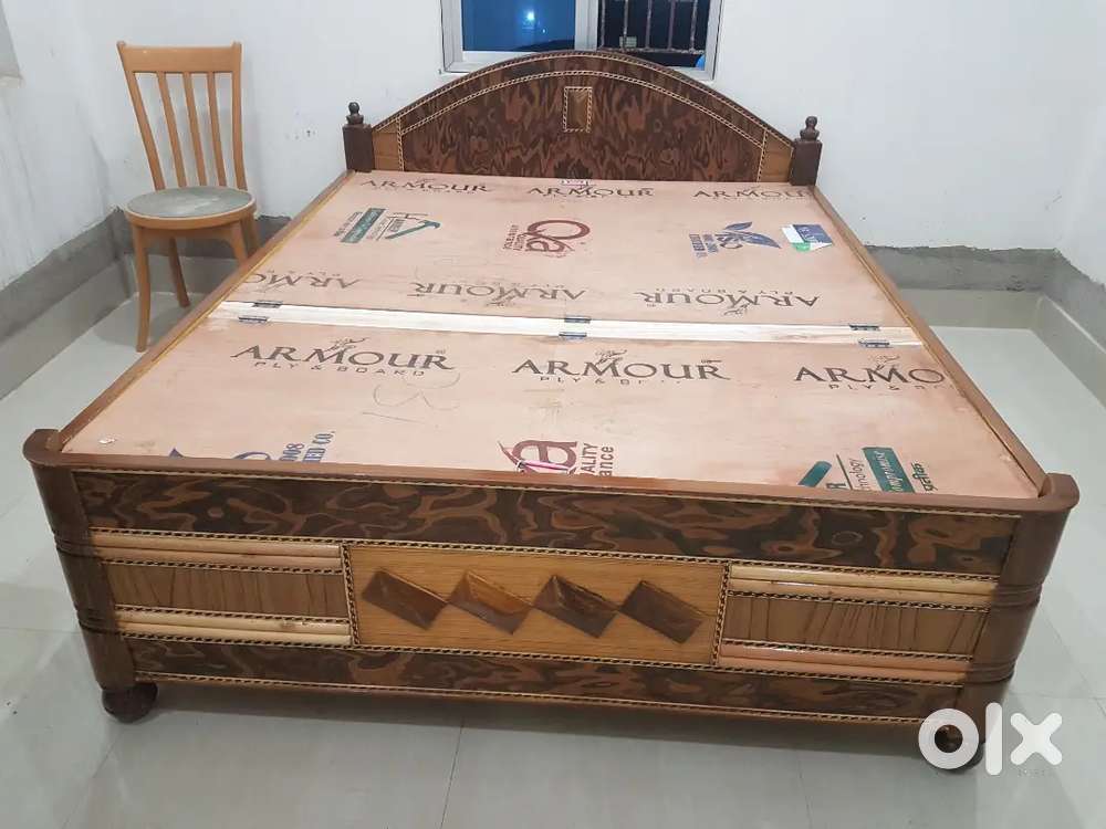 Heavy designer box bed having size 5/6.5