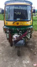 Piago auto (cng-petrol)