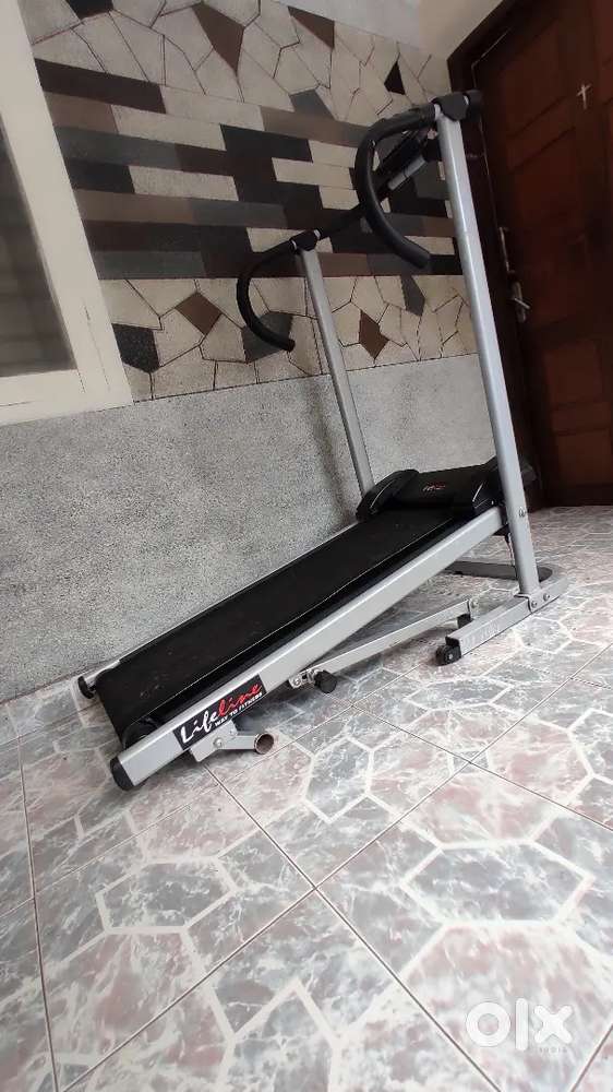 Lifeline Manual Treadmill – Rarely Used & in Excellent Condition!