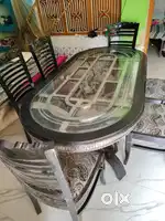 6 Sitter Dinning Table with chairs, Good condition