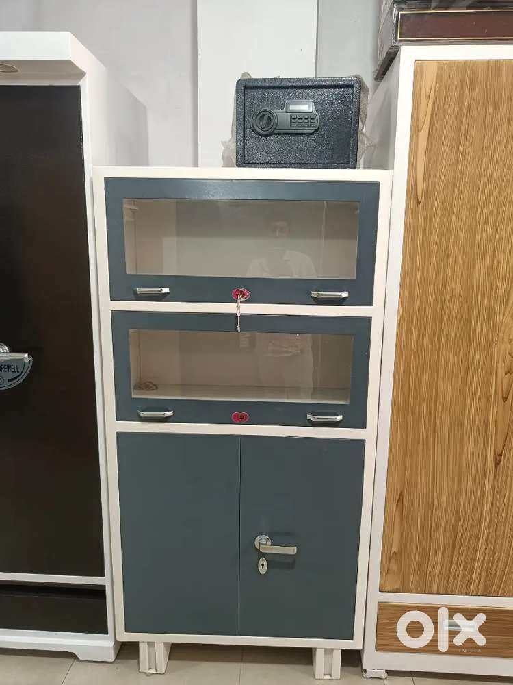New book self 5.5 ft height(Gurgaon sector 6