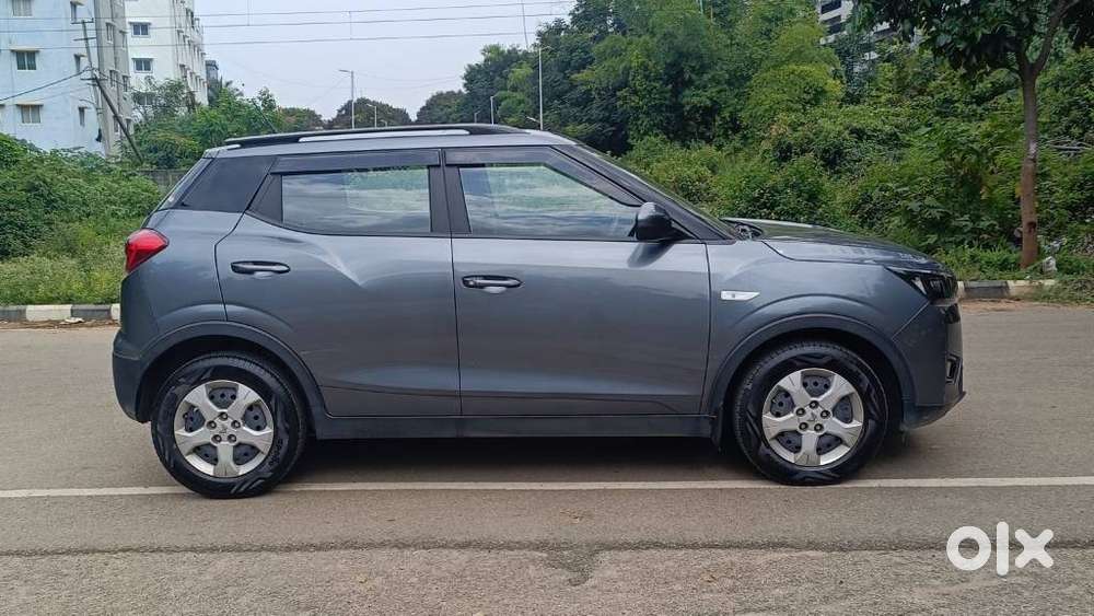 Mahindra XUV300 W6, 2023, Petrol