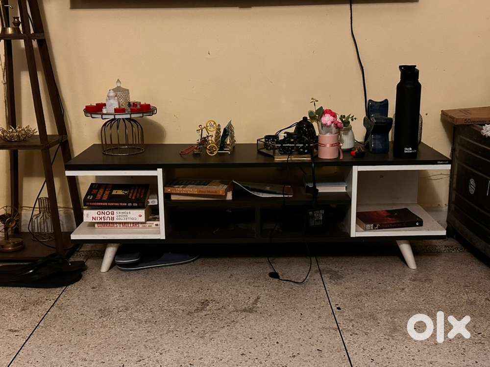 TV table for sale.