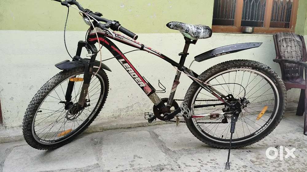 Leader Good condition cycle New Tyresurgent sell