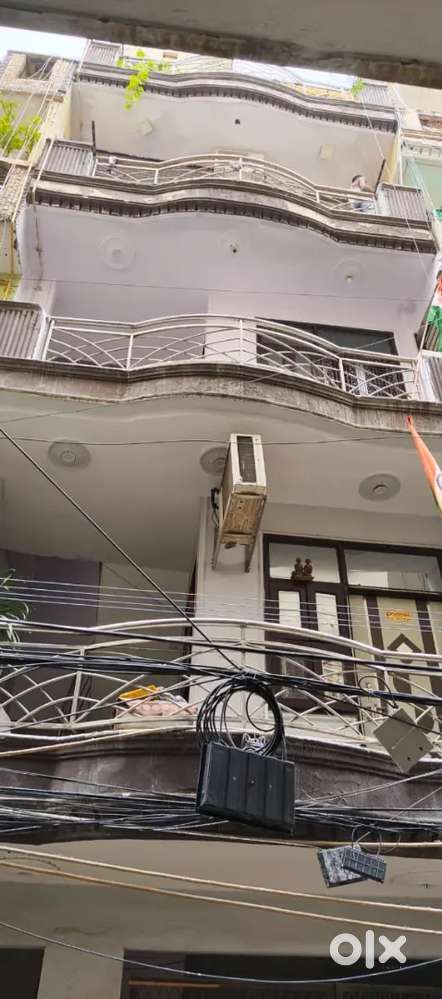 2BHK+ study 100gaj 37lac