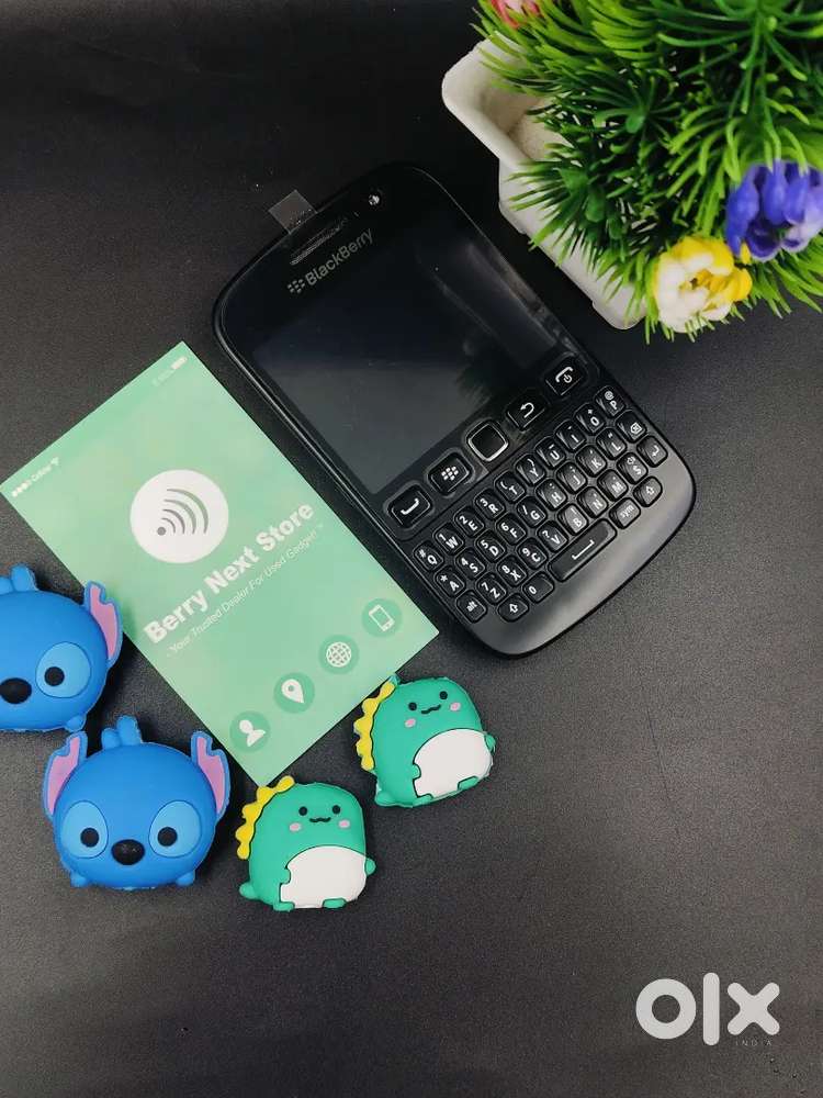 BLACKBERRY CURVE 9720 - NEXT TO NEW DEVICE WITH GENUINE BILL.