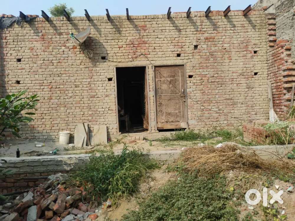 150 gaj plot Urgent sale due to relocation semi build house for sale