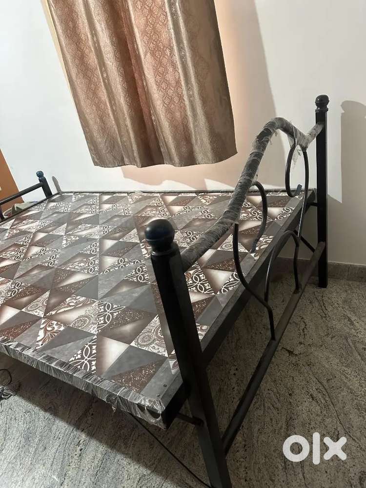 Iron cot with out bed
