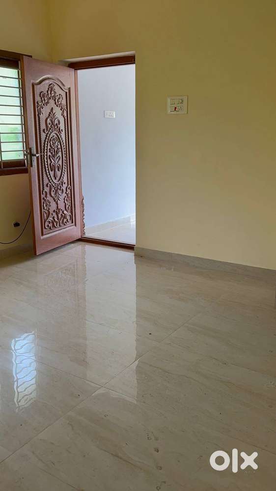 Trichy- Koothur bus stop- 4 years old small apartment type house