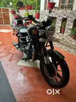 Royal Enfeild Supermeteor 650 Astral Green