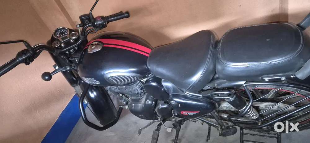 Royal Enfield classic 350 stealth black