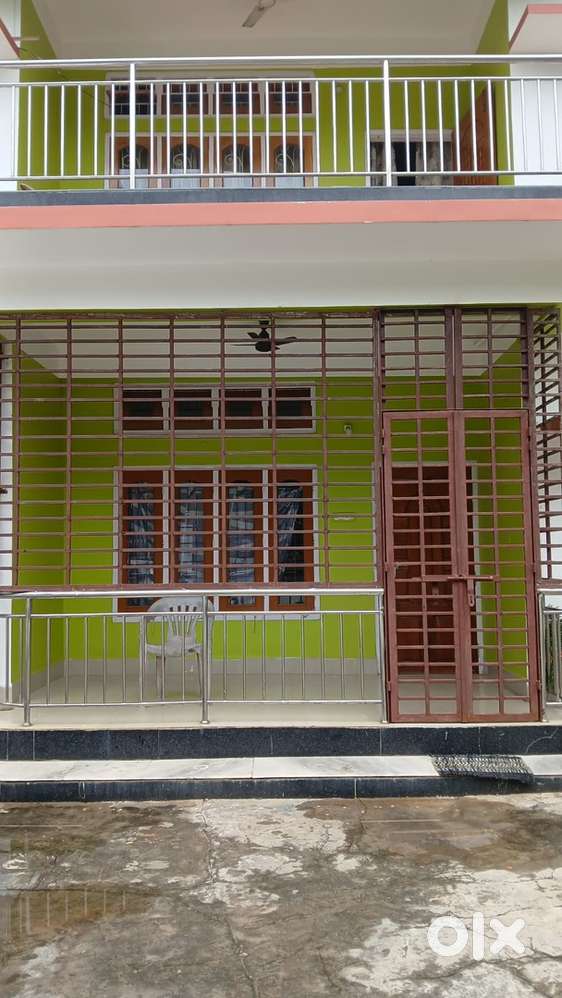 For Rent: Very Spacious Lawn and the flat