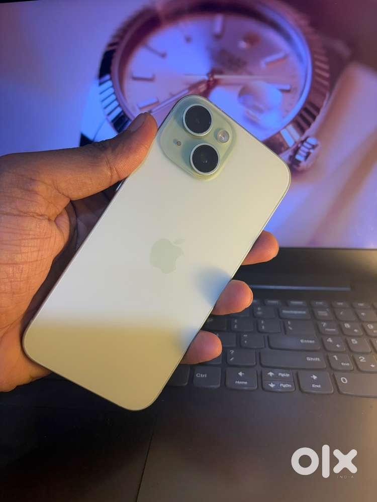 iPhone 15 128gb 98% battery