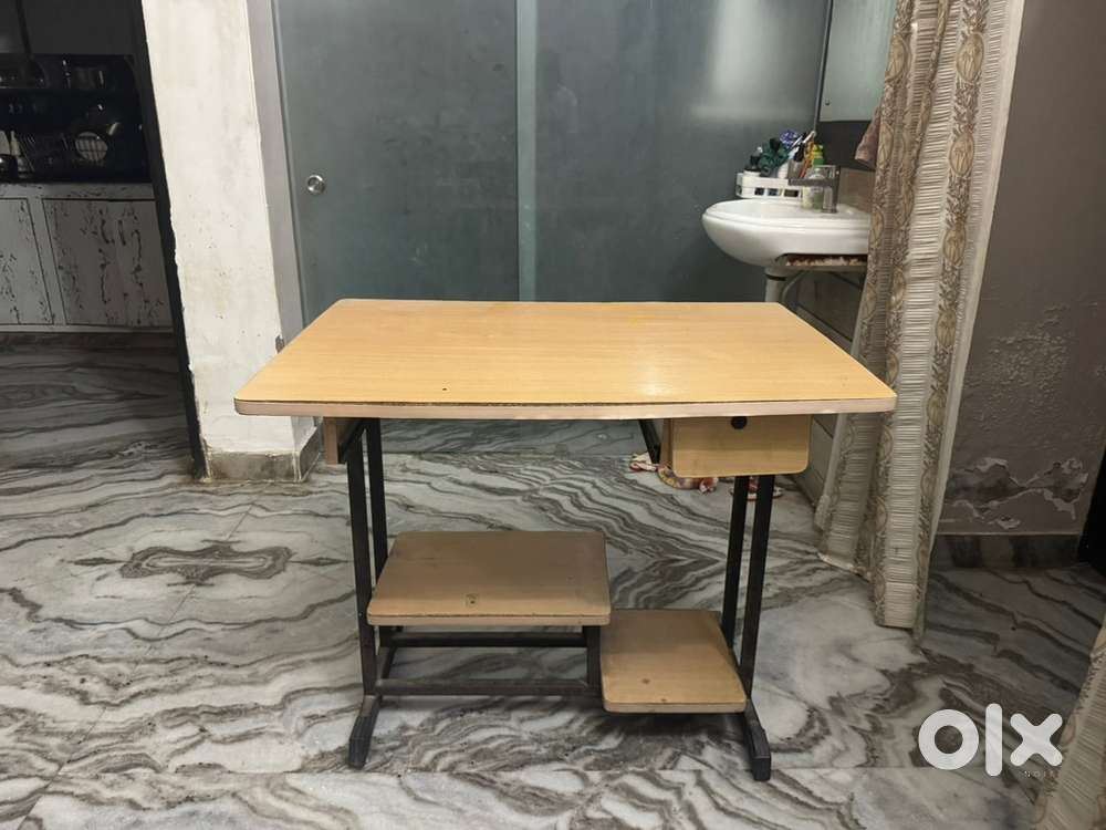 Study / Computer Table in Good Condition