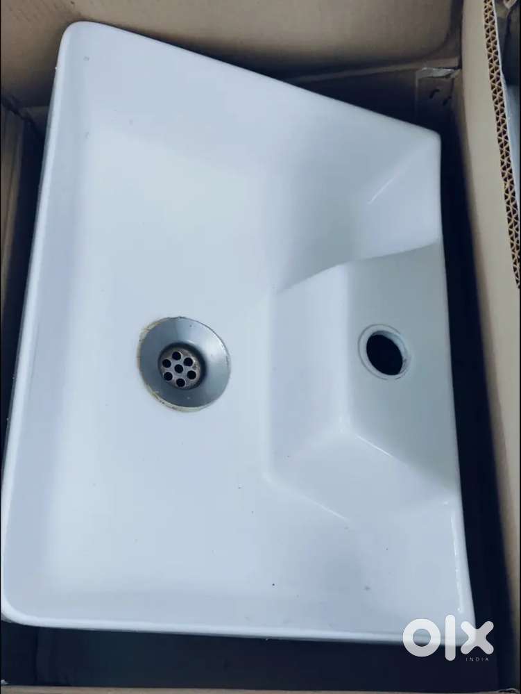 Table top wash basin of vanity