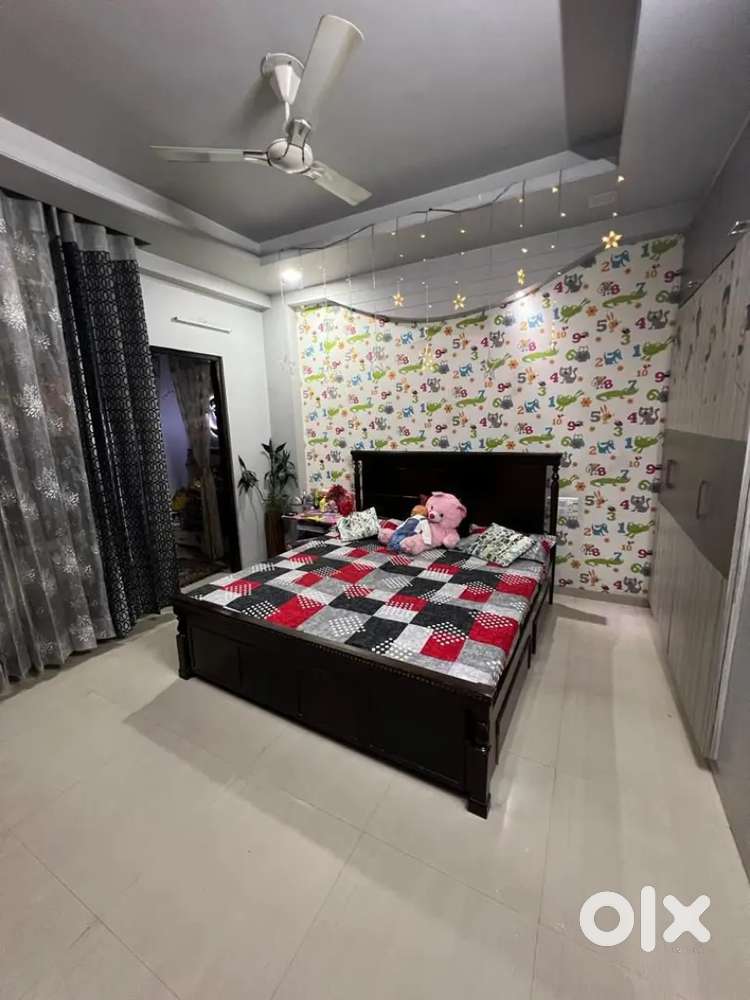 2 Parking Shandar Big 3 bhk Flat For Sale Sarowar Portico Hotel Vaisha