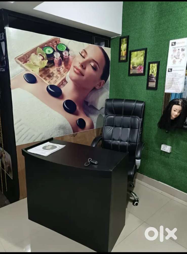 Golden Touch Beauty Salon