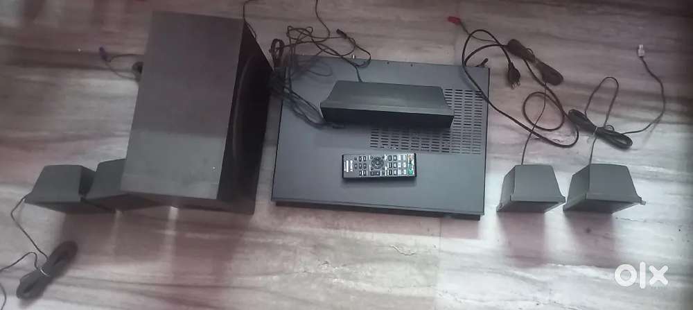 HOME THEATRE SYSTEM (DAV TZ-215)