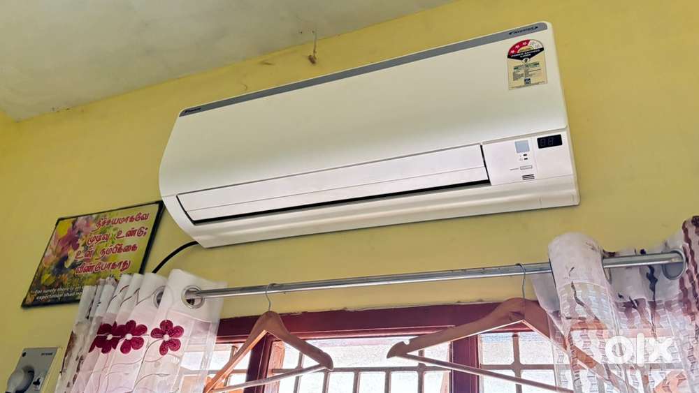 Daikin Ac good condition ( with warranty )