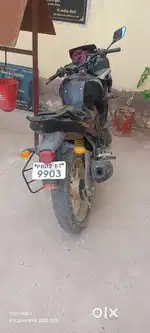 One hand operation, Airforce officers bike